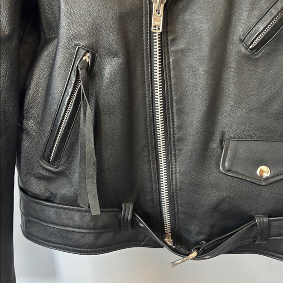 Vintage St John’s Bay Men’s Classic Black Leather Motorcycle Biker Jacket size L - Picture 4 of 9